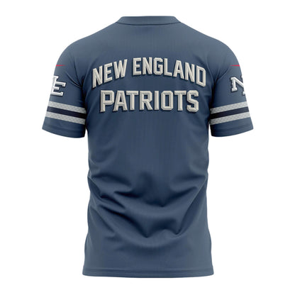 Limited edition New England Patriots T-shirt 𝙍𝙞𝙫𝙖𝙡𝙧𝙞𝙚𝙨. For fans in 2025!