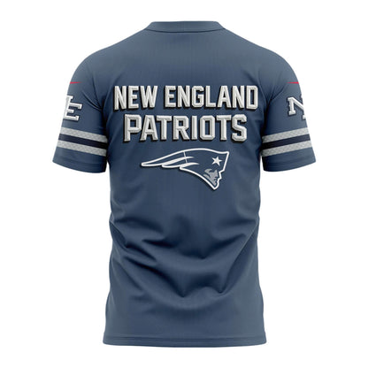 Limited edition New England Patriots T-shirt 𝙍𝙞𝙫𝙖𝙡𝙧𝙞𝙚𝙨. For fans in 2025!